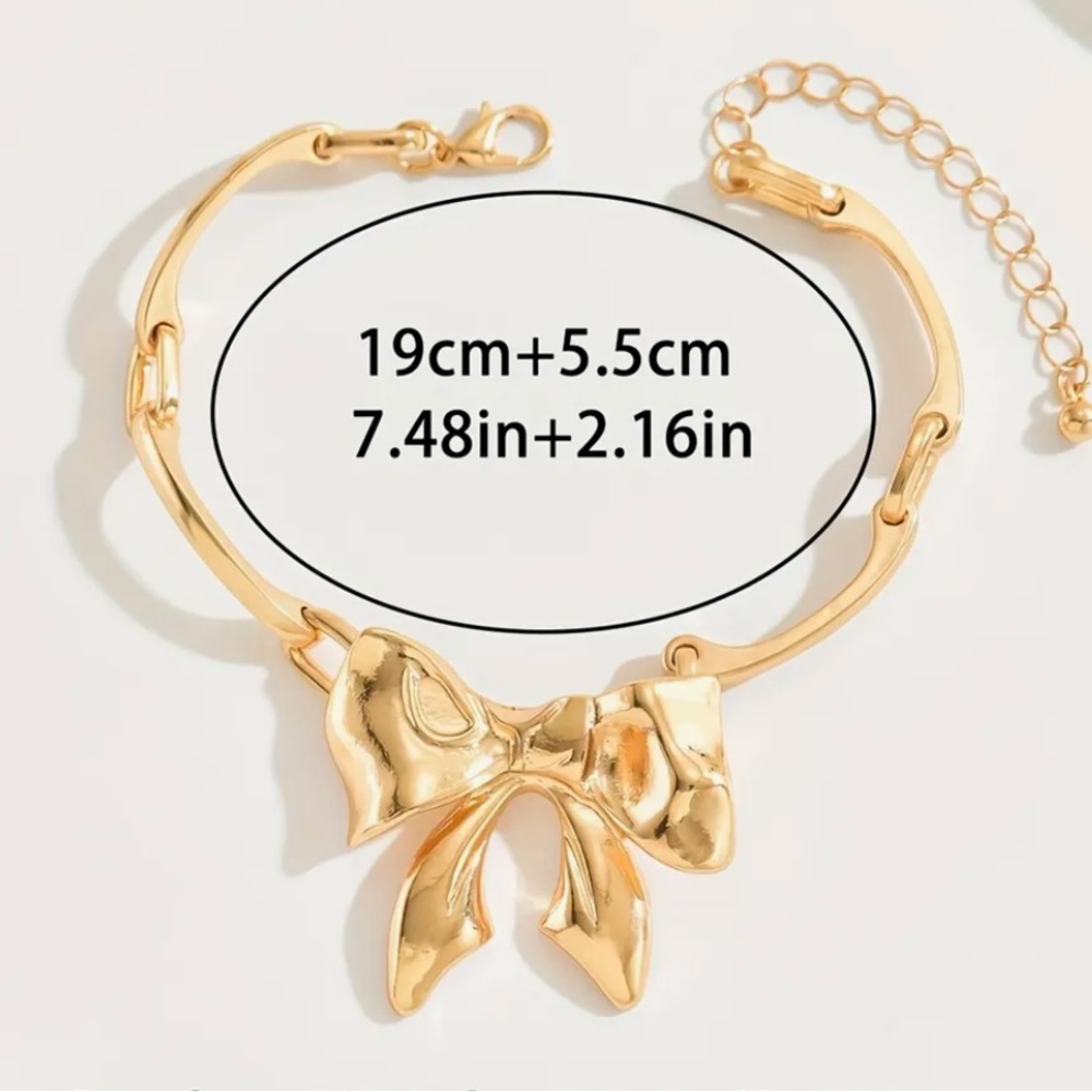 Elegant Bowknot Bracelet - 18K Golden Plated Zinc Alloy, Adjustable Design - Picture 3 of 4